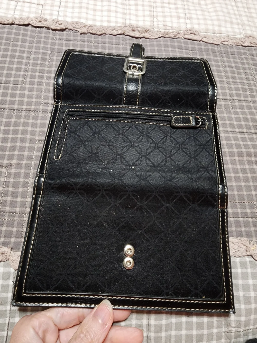 Nine West wallet frames daily